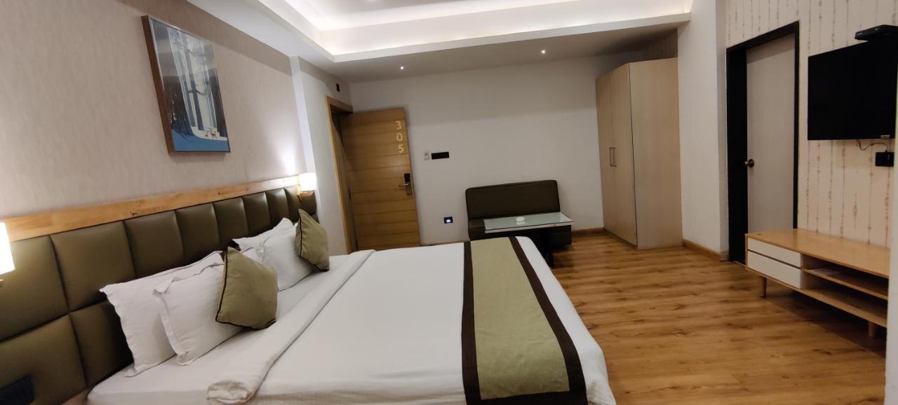 The M Hotel Райпур Экстерьер фото